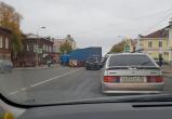 Фура, попав в ДТП на Советском проспекте, заблокировала движение (ФОТО)