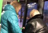 В Череповце пассажирка автобуса спасла жизнь пенсионеру с инсультом