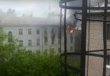 В Череповце вспыхнуло заброшенное здание училища