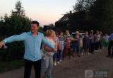 Солист «Хора Турецкого» дал внезапный концерт в одной из вологодских деревень