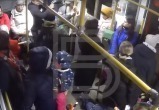Неизвестный вологжанин попытался украсть ребенка у матери прямо в салоне автобуса