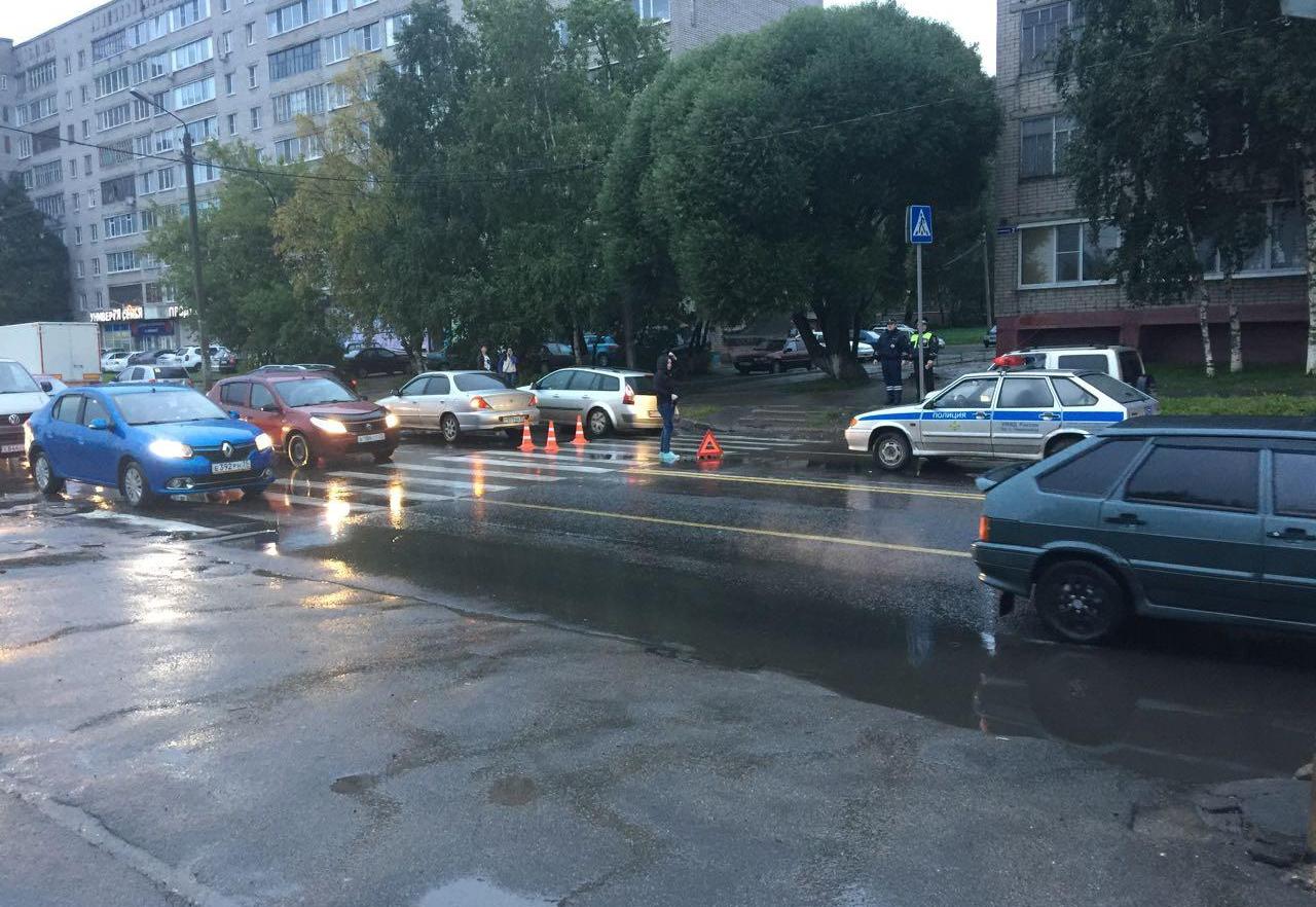 7-летний мальчик в Череповце попал под колеса автомобиля