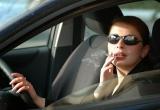 "Пепельницы отвлекают": в Госдуме предложили запретить водителям курить за рулём
