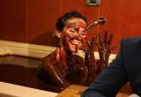 Селфи в «шоколадной» ванной может обернуться увольнением для чиновницы