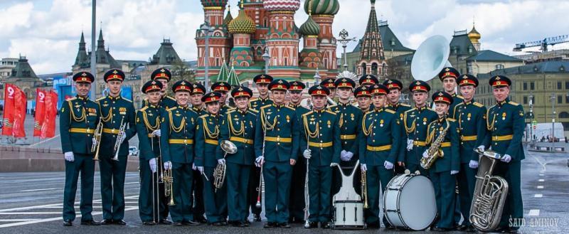 Фото военного оркестра на параде победы