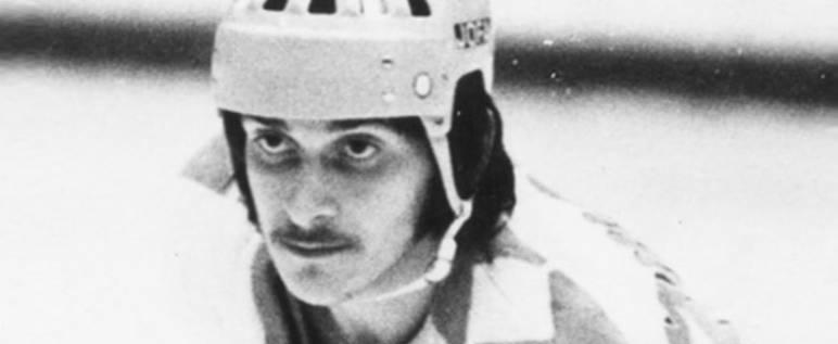 Ушел из жизни легендарный советский хоккеист, завершавший карьеру в Череповце
