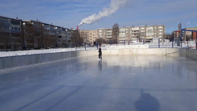 Зимой в Череповце заработают 27 хоккейных коробок