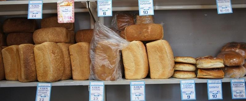 В правительстве пообещали заморозить цены на белый и черный хлеб до конца года