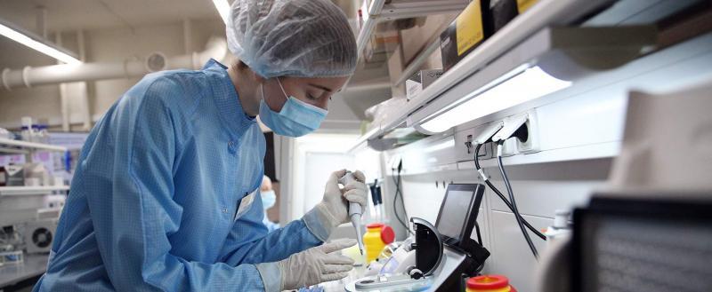 Правительство России выделило 387 млн рублей на новую вакцину против коронавируса
