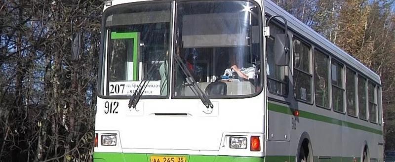 В Череповце увеличили количество автобусов на дачные причалы