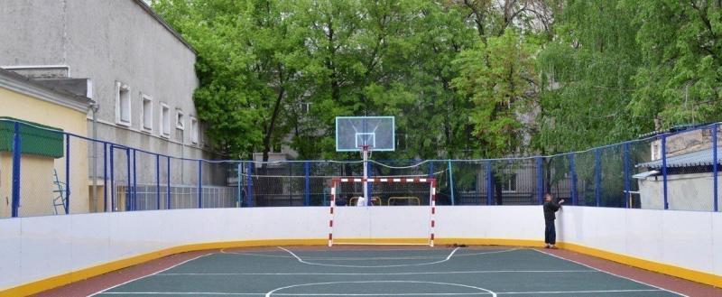 В Череповце приступили к возведению универсальных спортивных площадок