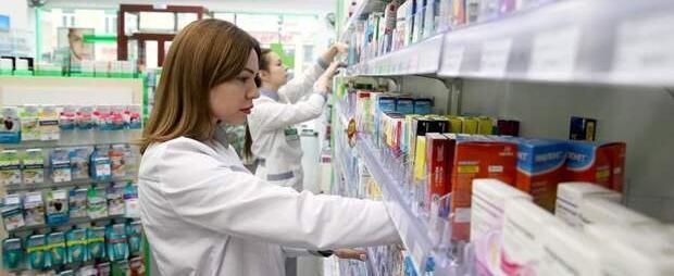 Депутаты Госдумы предложили продавать в аптеках еду, одежду и спортинвентарь
