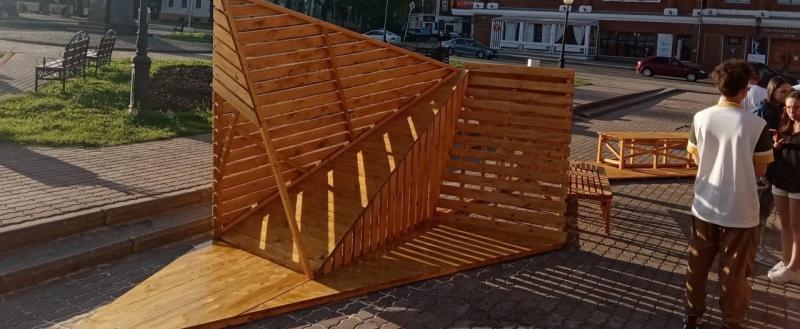 В центре Череповца появился новый деревянный арт-объект
