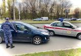 Невменяемый наркоман повредил несколько автомобилей на стоянке в Череповце