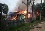 Под Вытегрой сгорел двухквартирный дом, погиб 14-летний подросток
