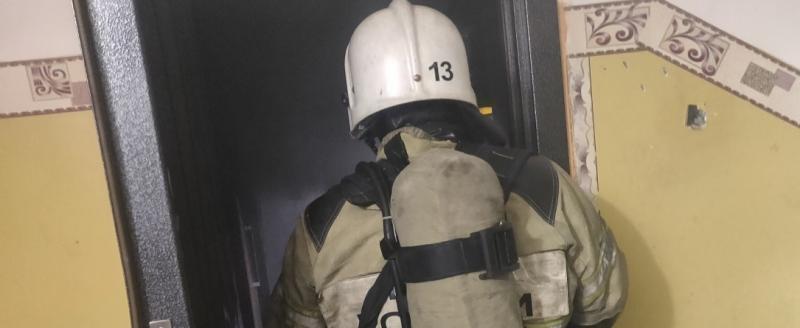 В Зашекснинском районе Череповца сегодня ночью загорелась квартира