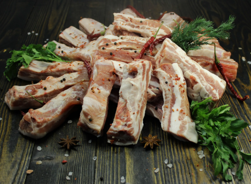 «Вологодский Мясодел» снизил цены на мясное рагу и ребрышки