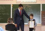 В Череповецком районе наградили 8-летнего школьника, который в конце августа спас утопающего