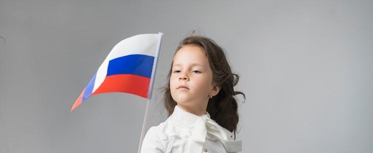 Половина школьников, назвавших себя патриотами, хочет эмигрировать из России 