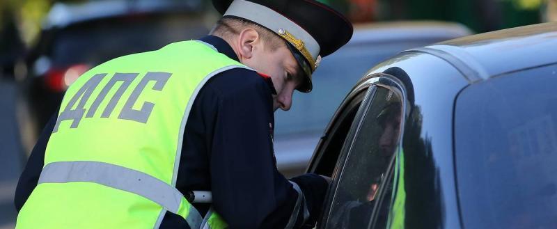 Более 300 нарушителей ПДД поймали полицейские на улицах Череповца за минувшие выходные
