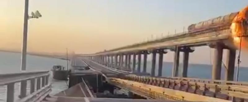 Движение поездов по Крымскому мосту восстановлено