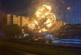17 квартир девятиэтажки охвачены огнем после падения военного самолета в Ейске