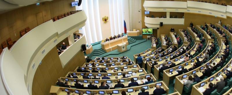 В Совете Федерации утвердили введение военного положения в четырех российских регионах