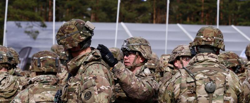 Численность солдат НАТО вблизи российских границ выросла в два с половиной раза