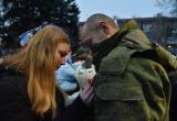 Еще девять российских военнослужащих вернулись домой из украинского плена