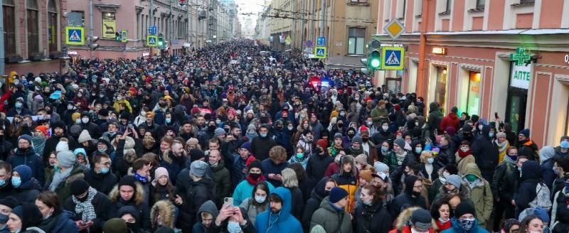 В России запретили митинговать около школ, больниц, церквей и вокзалов