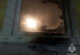 Неизвестные подожгли окно в одной из пятиэтажек Череповца