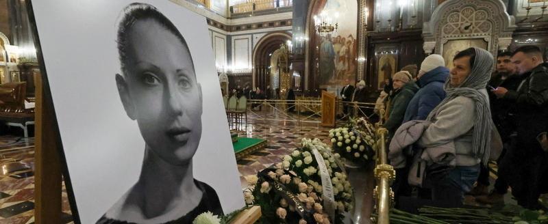 Актрису Инну Чурикову похоронили на Новодевичьем кладбище столицы