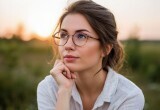 Нам повезло, что у нас есть бабушки, которые могут посидеть с нашей дочкой, но одна из бабушек объявила мне войну