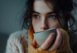 Моя мама связалась с неблагополучным мужчиной, а я должна решать ее проблемы