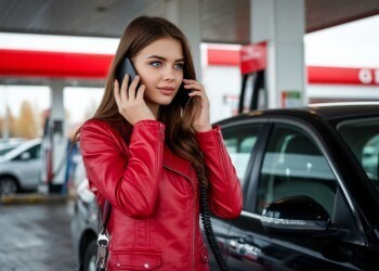 Смертельная ошибка на заправке: почему нельзя говорить по телефону у бензоколонки Смертельная ошибка на заправке: почему нельзя говорить по телефону у бензоколонки