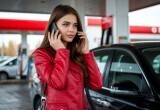 Смертельная ошибка на заправке: почему нельзя говорить по телефону у бензоколонки