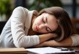 Хроническая усталость может быть «зашита» в ДНК: учёные нашли генетическую причину синдрома