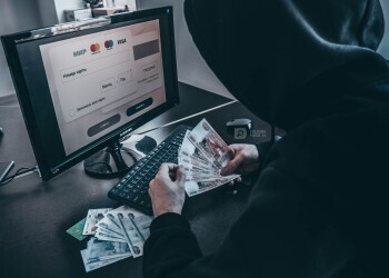 Эксперты раскрыли новую схему мошенничества с «биометрическими паспортами» Эксперты раскрыли новую схему мошенничества с «биометрическими паспортами»