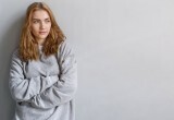 – С этого дня ты для меня не существуешь! – заявила свекровь, бросив мне под ноги смятые письма