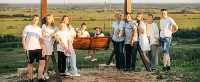 Вологодские семьи Большаковых и Непеиных получили высшие родительские награды страны