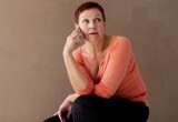 В 55 лет сестра встретила молодого человека, который годится ей во внуки, и решила выйти за него замуж