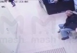 Пожилые люди Подмосковья по указке мошенников едва не устроили поджог в банке