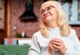 – Такому мужу кланяться надо! – сказала свекровь, восхищенно глядя на своего сына