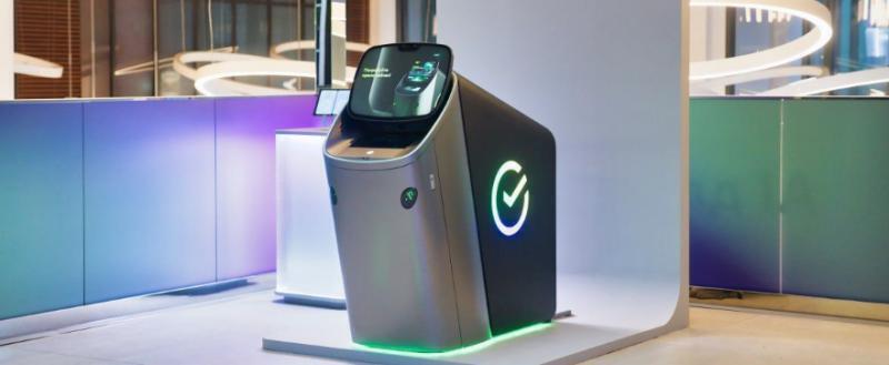 Сбер переизобрёл банкомат: два экрана, ИИ-помощник ГигаЧат и здоровье 