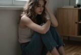 Муж взял с нами на отдых свою подругу детства с ребенком, и очень скоро я узнала её тайну