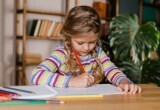 Няня в саду демонстративно меня игнорирует, а потом срывается на дочери