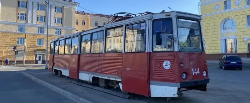 Андрей Накрошаев