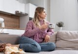У меня нет условий работать удаленно, а коллега не хочет со мной меняться и сидит в офисе