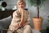 - Учите летом правила, - дочь пишет грамотно, но учительнице этого мало