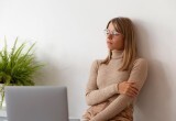 - Нельзя, чтобы она вне коллектива была, - меня осуждают за то, что я не отдала дочь в сад, а теперь я и сама сомневаюсь, правильно ли поступила
